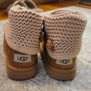 Girls Ugg boots sz 2